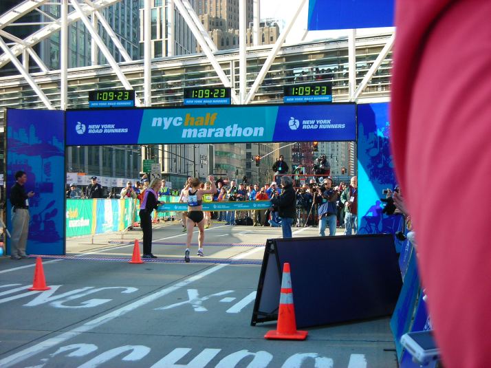 Mara Yamauchi of Great Britain took the women's win in approx 1:09:25.