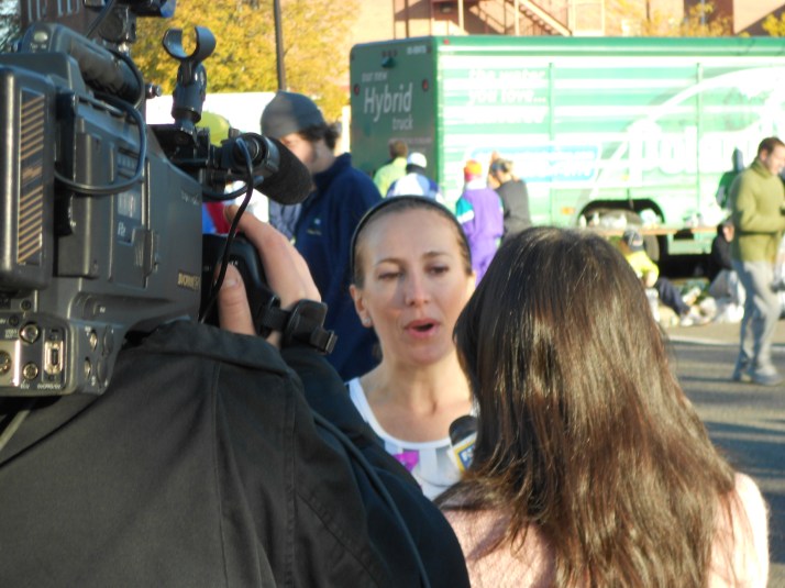 new york city marathon 2011 Footlocker five boro challenge nyrr elizabeth maiuolo ny1 news (4)