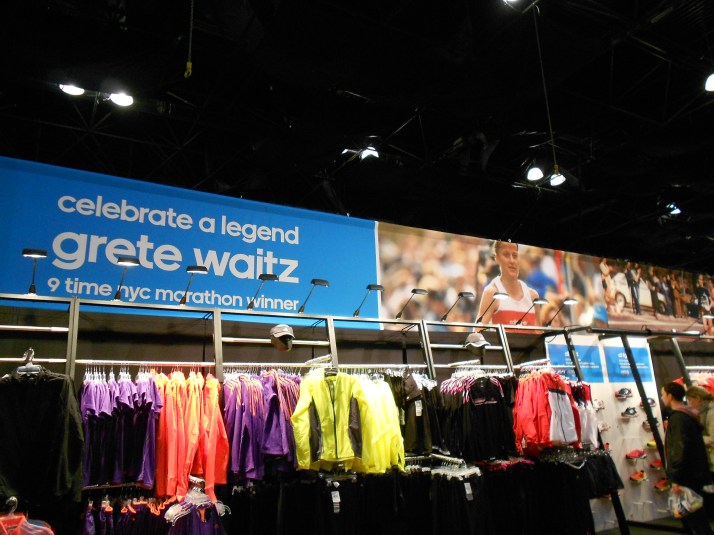 new york city marathon 2011 Footlocker five boro challenge nyrr expo elizabeth maiuolo (18)