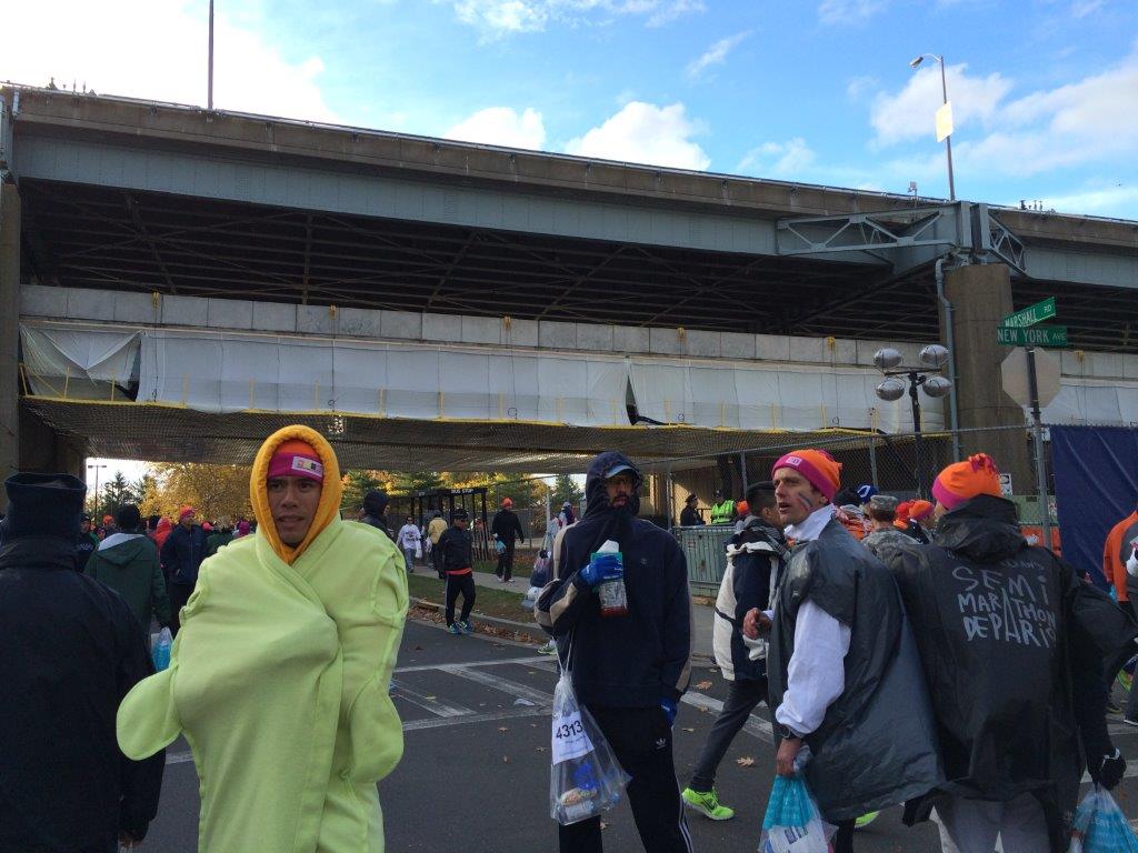 new york city marathon 2014 pictures start athletes village (5)